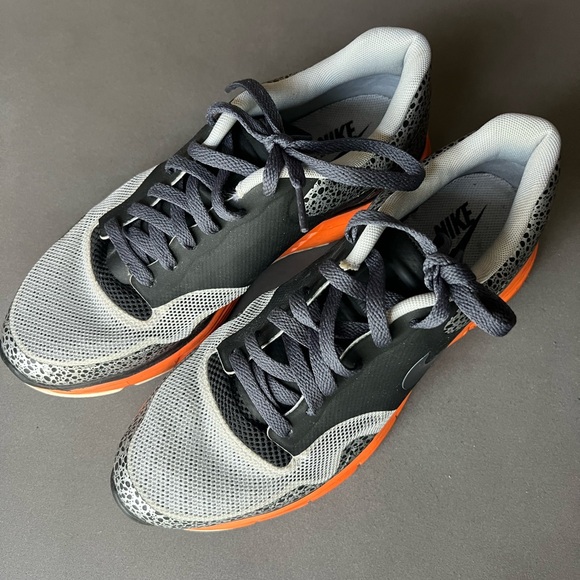 Nike Lunarlon running shoes. Size 8. Almost new! - Picture 2 of 5